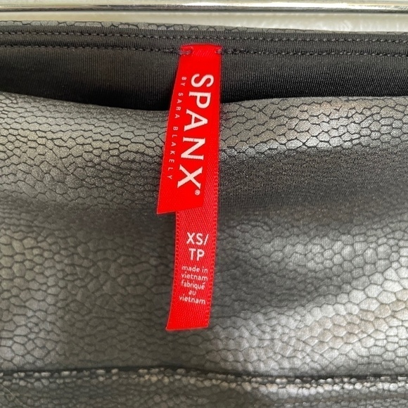 Spanx Faux Leather Reptile Leggings Wide Waistband Grey/Black Size XS - Picture 8 of 9